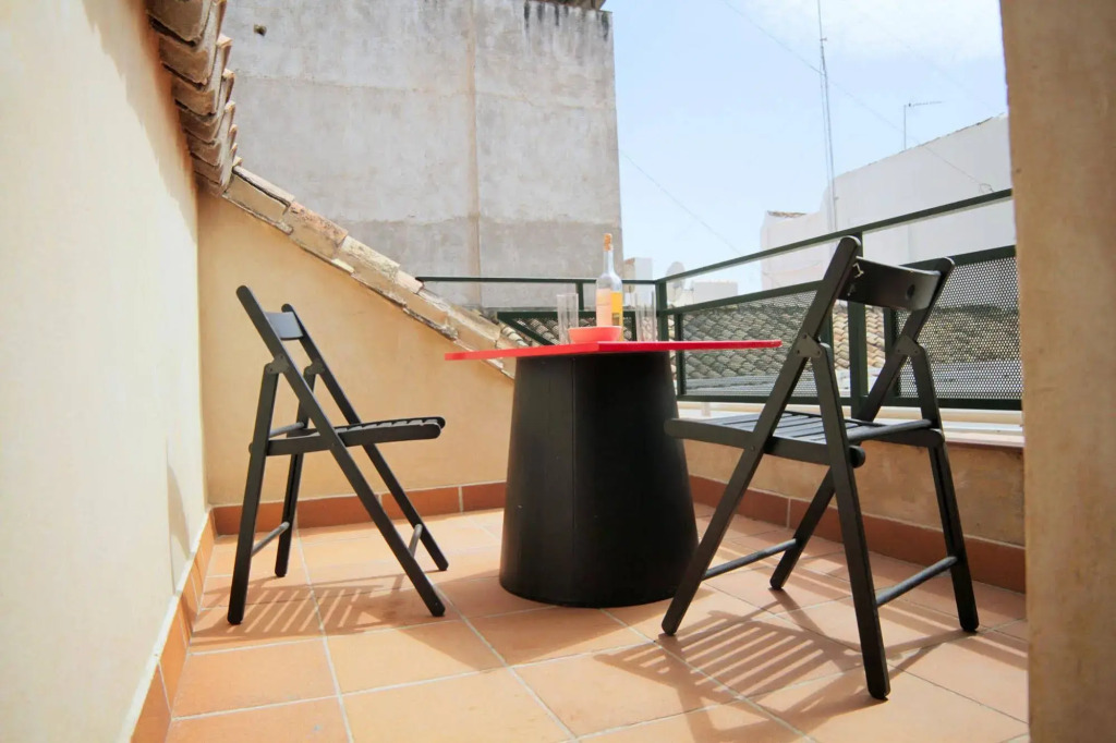 Granada Suites by Olala Homes