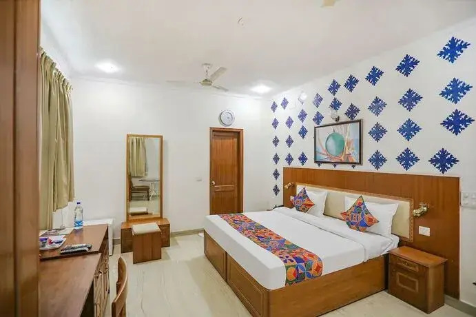 Fabexpress Global Residency Inn