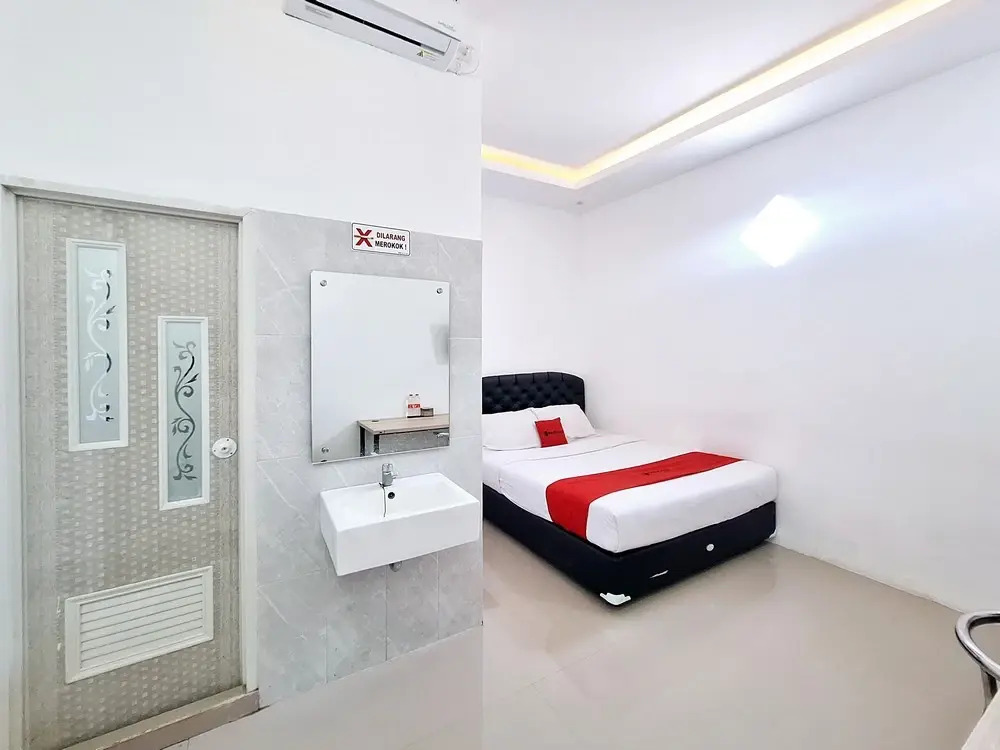 RedDoorz near Stasiun Kediri