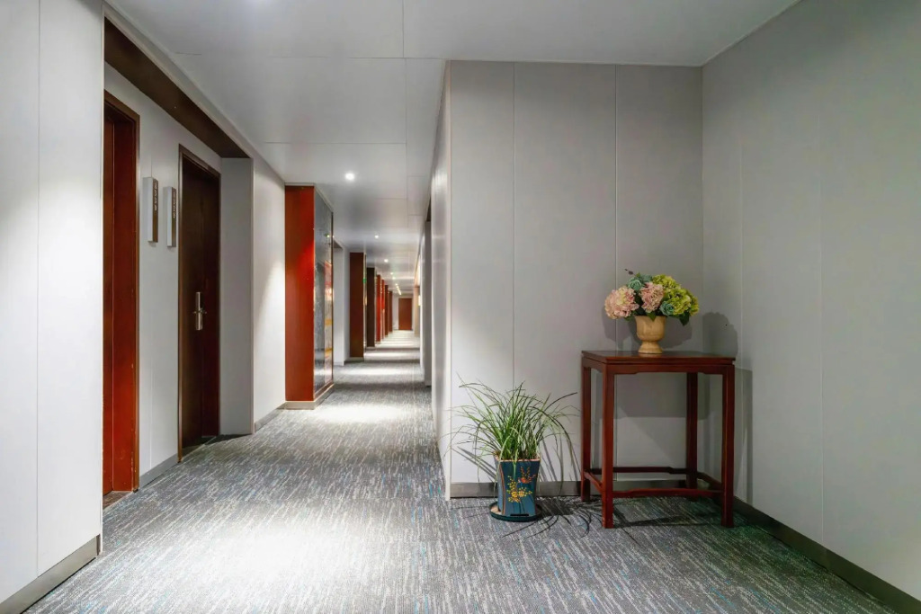 He Yuyue   Hotel