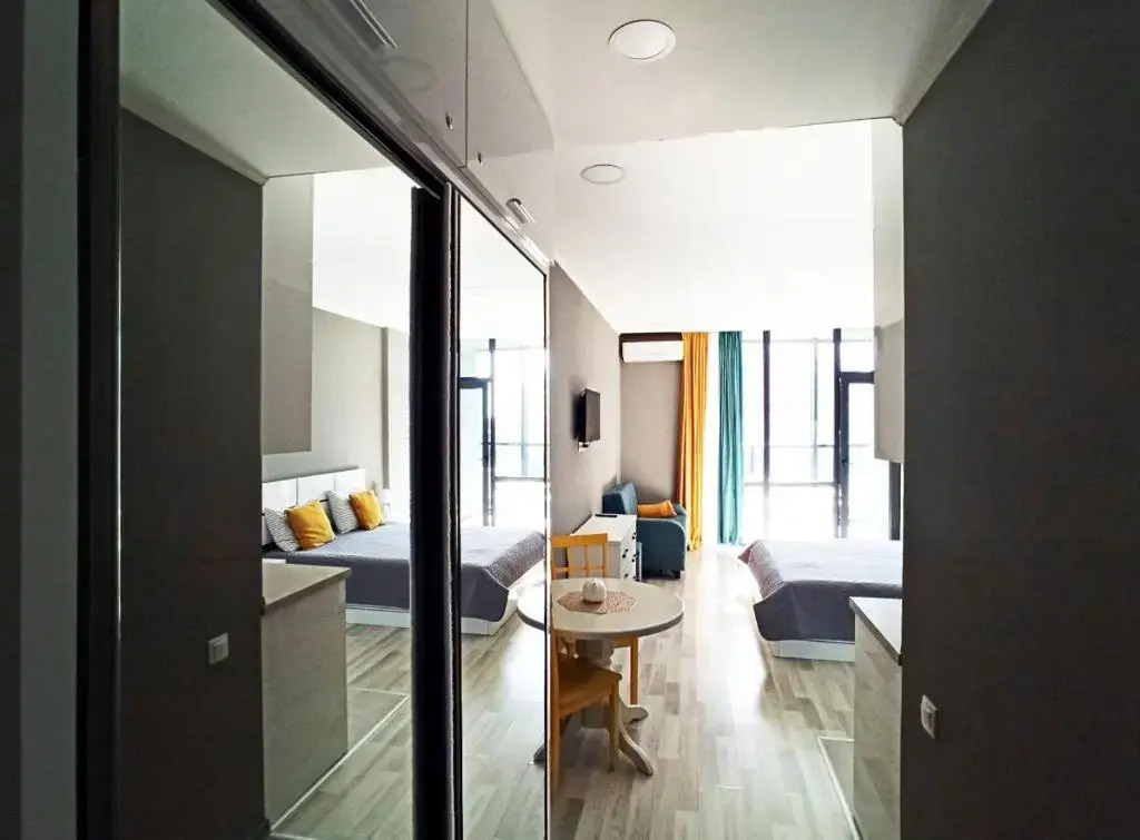 Sunny Studio With Balcony