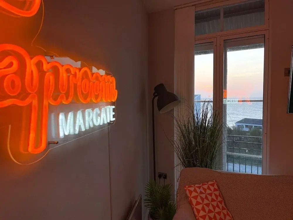 Seaview Apt Turner Contemporary Margate By Adliv
