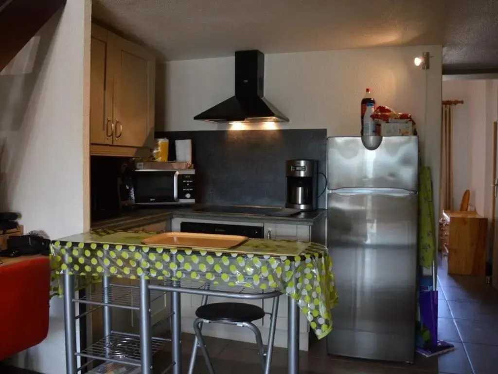 Maison climatisée 2 pièces/mez, 5 couchages, proche port et plage, parking, véranda, terrasse, animaux OK - FR-1-225D-110