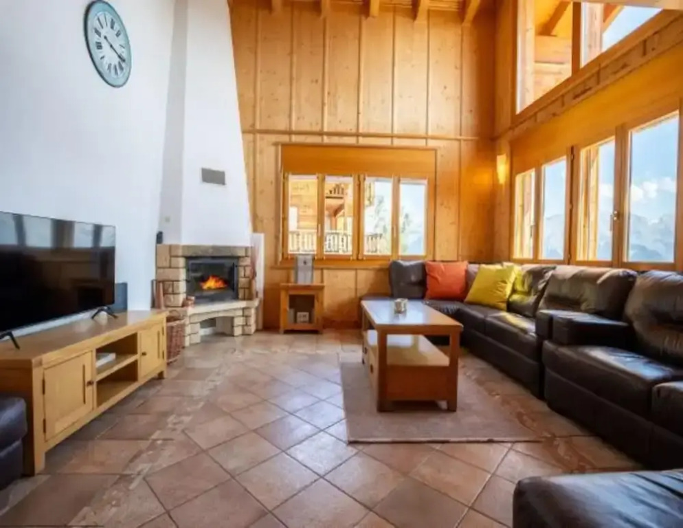 Spacious Chalet Amidst Mountains