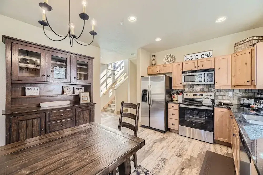 6507 Settlers Creek Townhomes 3 Bedroom Townhouse