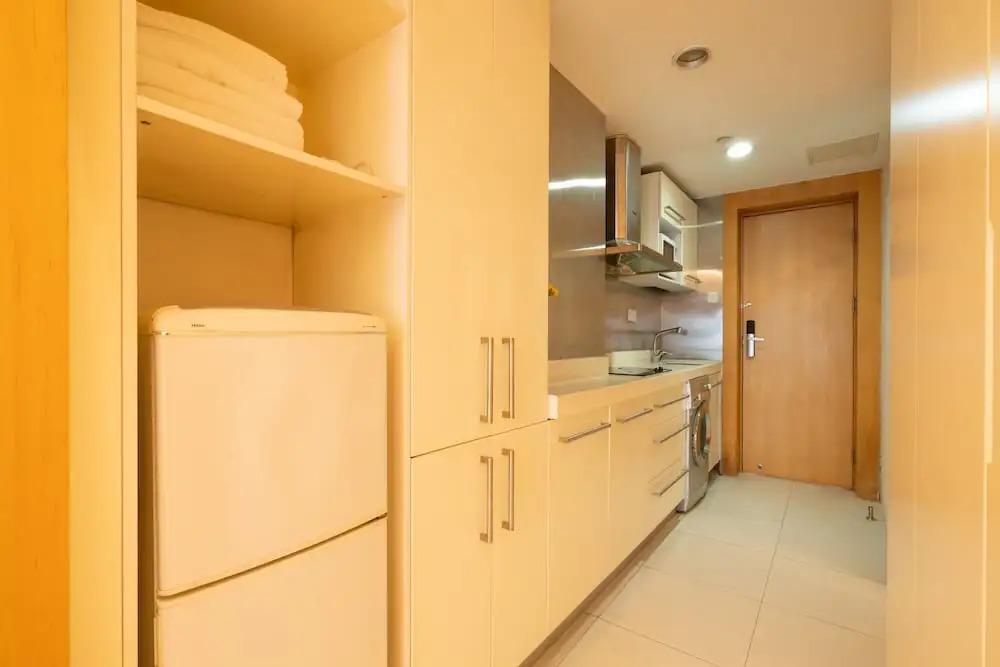 Private-Enjoyed Home Apartment Hotel of R&F Wales Apartment