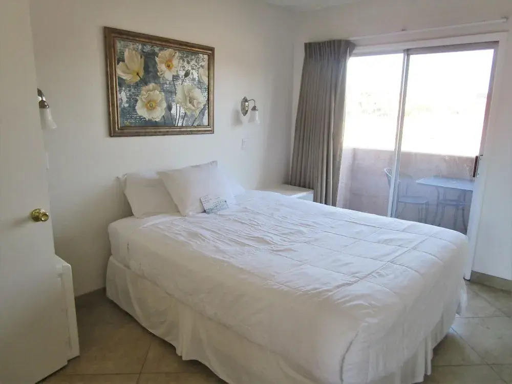 111 Fully Furnished 1BR Suite-Prime Location! by RedAwning