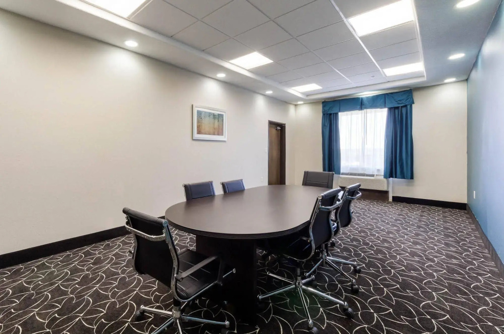 Garner Hotel Victoria - East by IHG