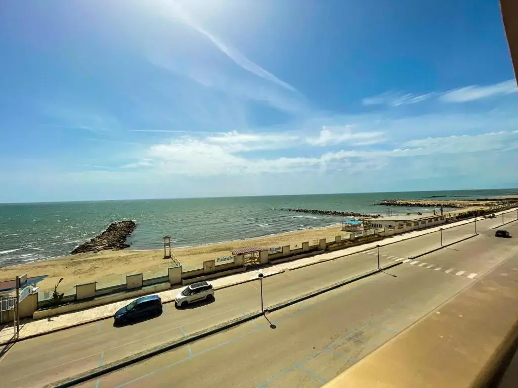 Demetra Seafront Apartment - Parking & Pool