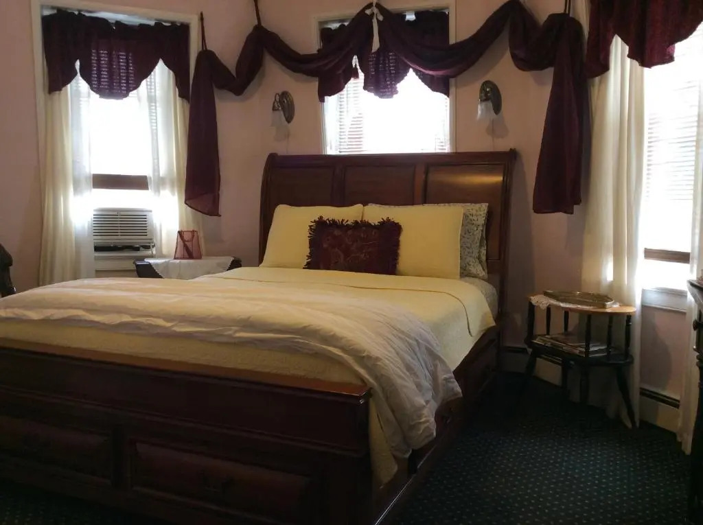Fair Street Guest House