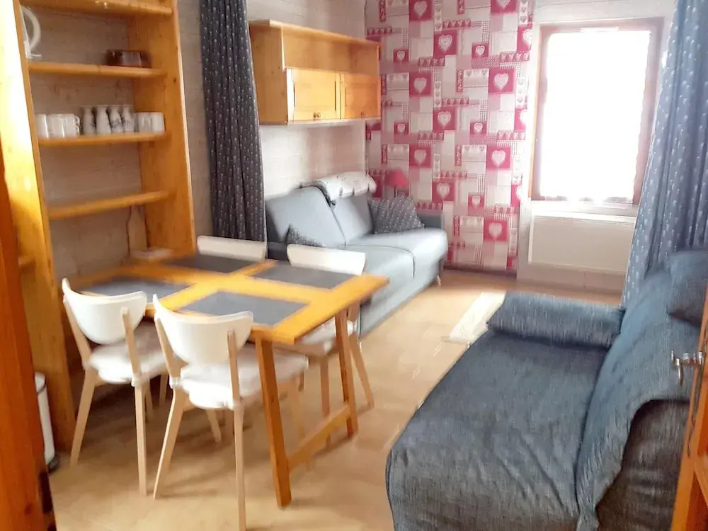 Studio in Demi-quartier, With Wonderful Mountain View - 600 m From the
