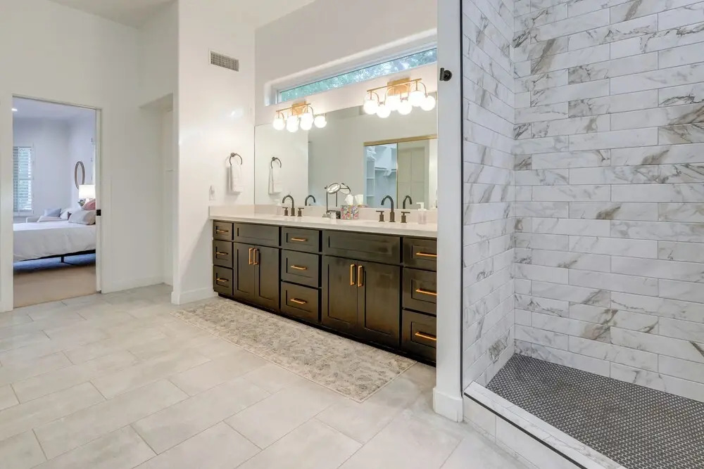 Pool Table, Putting Green: Luxury Oasis in Mesa