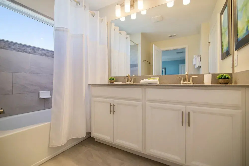 Champions Gate 870 - 4 Bedroom Townhome w Private Splash Pool