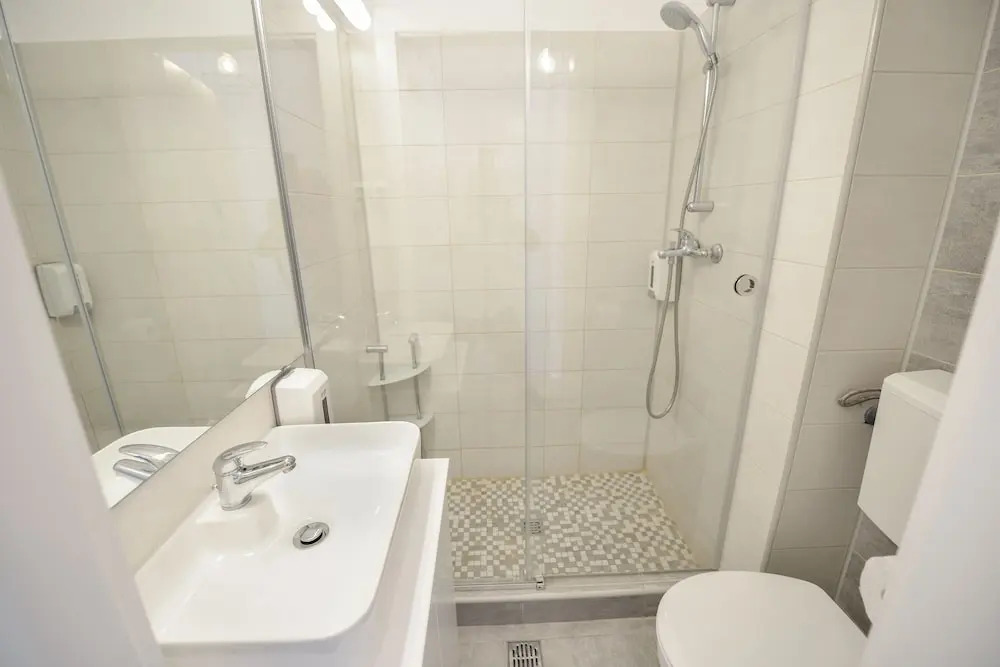 Candy Studio - Cismigiu Gardens - Quiet Room - Open Kitchen -smart Tv