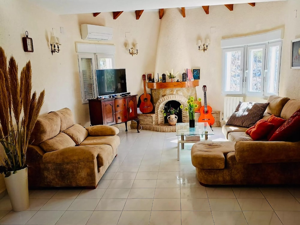 Villa in Moraira with Sea Views & Private Pool