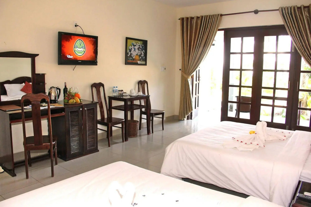 Little Paris Resort