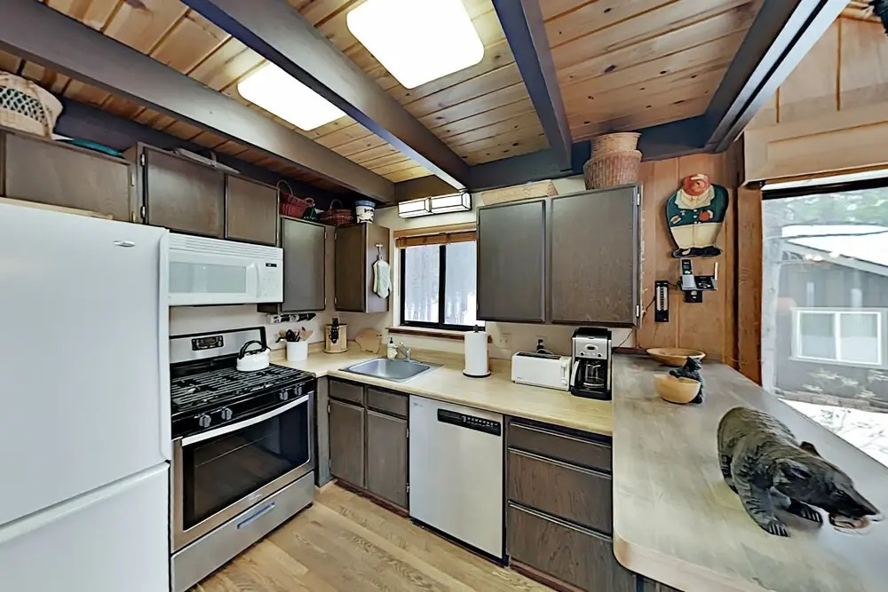 Grand Mountain Lodge W/ Tahoe Donner Amenities 4 Bedroom Home