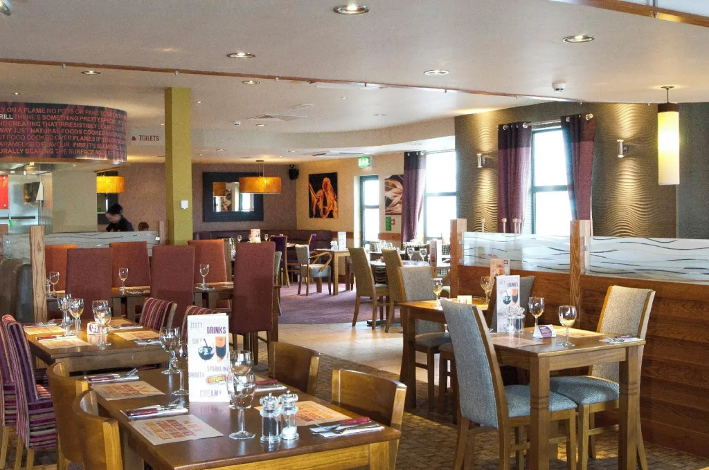 Premier Inn Glasgow Newton Mearns (M77 J4)