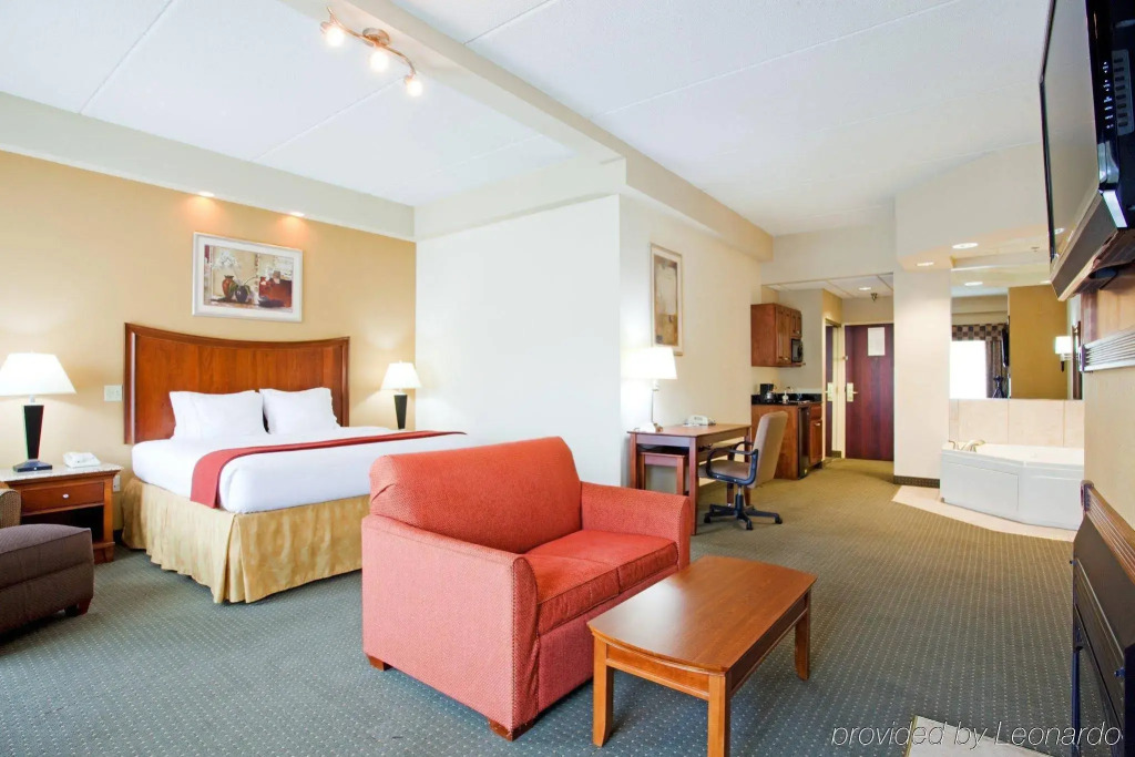 Four Points by Sheraton Fayetteville Fort Bragg