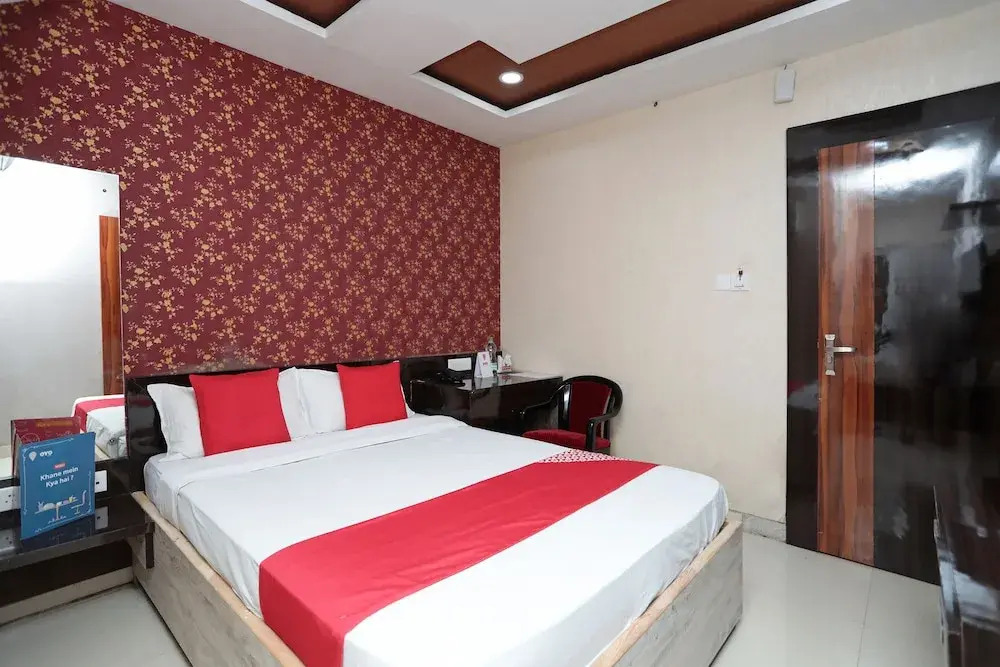 OYO 24971 Hotel South City