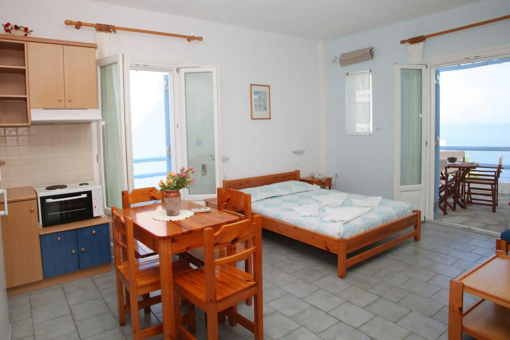 Agnadi Syros Beachfront Studios & Rooms