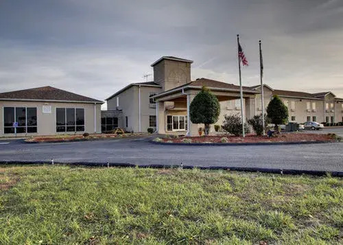 Broadbent Inn and Suites