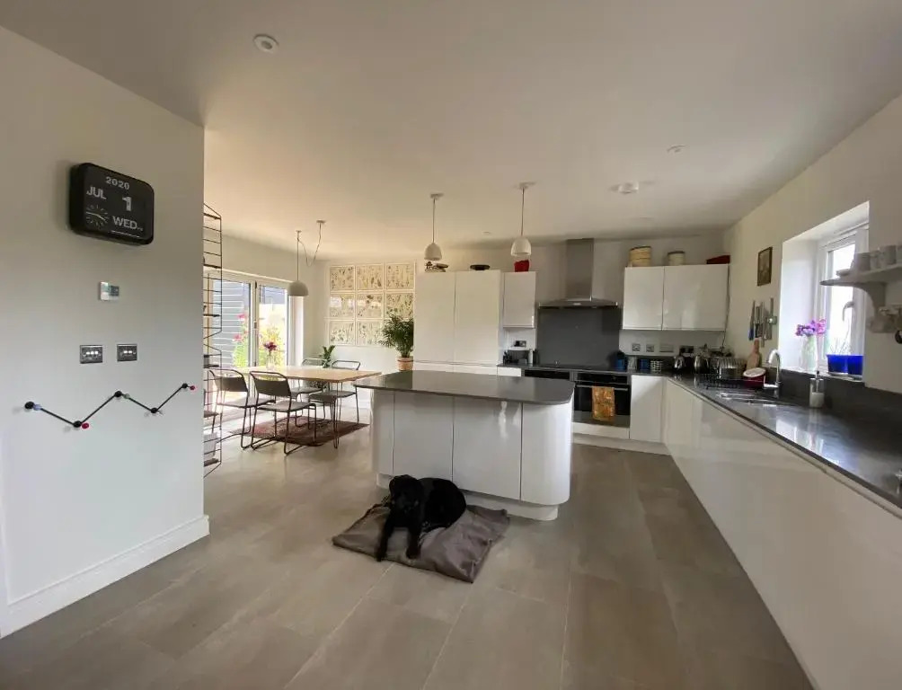 5 bedroom modern home, Totnes - 10 guests, 7 day minimum booking