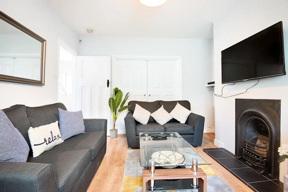 The Location, Swansea
