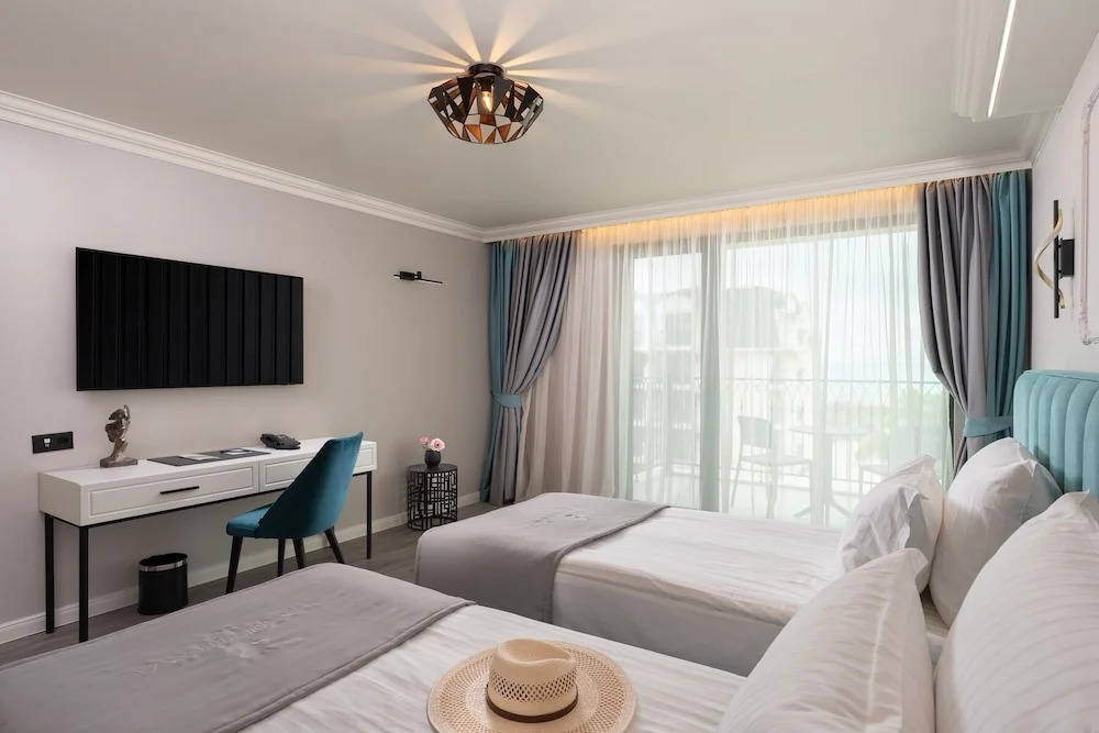 Casa dellELEGANZA Hotel & Event Hall, Mineral Pools & Private Beach