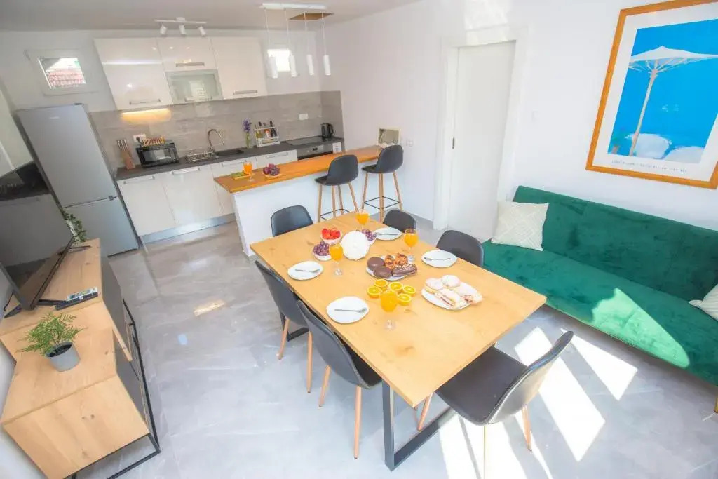 Luxury Old Town Apartment I&I