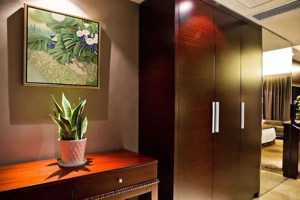 Shenzhen Fuqinglong Huatian Hotel