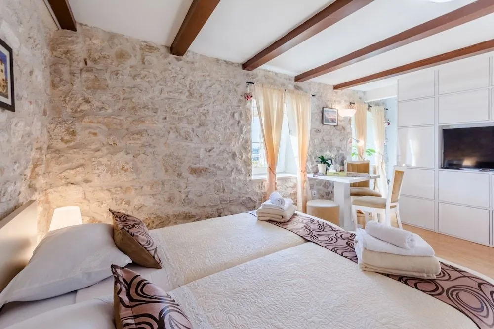 Studio Apartments sv. Duje
