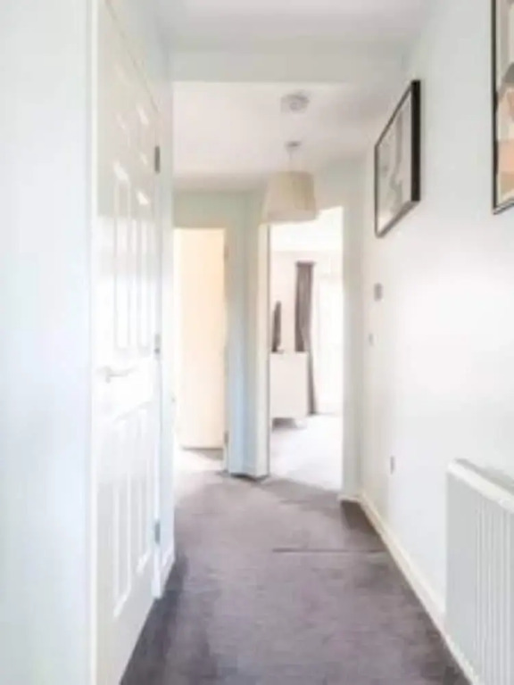 Modern 2 Bedroom Property in Stylish Complex