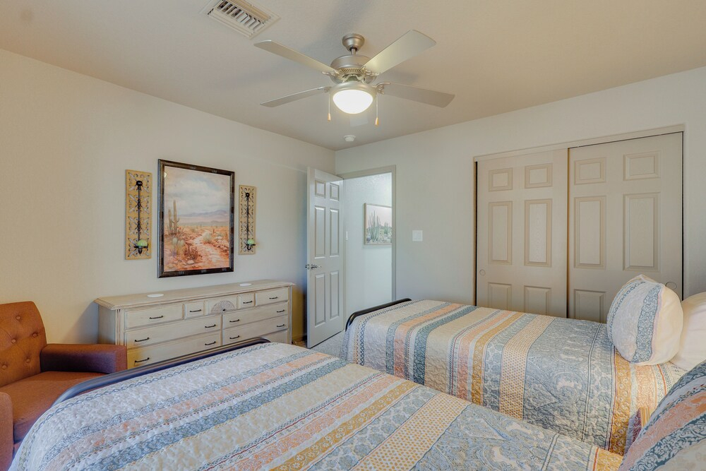 Foothills Family Home Near Lake & Colorado River!