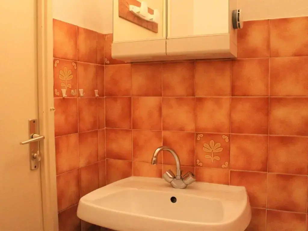 Appartement Vars, 1 pièce, 6 personnes - FR-1-330B-106