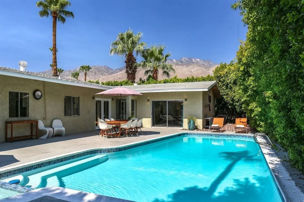 Luring Palms Oasis