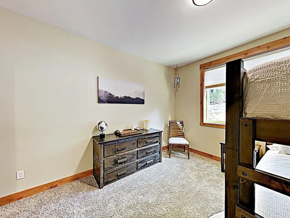 New Listing! Stylish All-season Oasis, Near Slopes 3 Bedroom Home