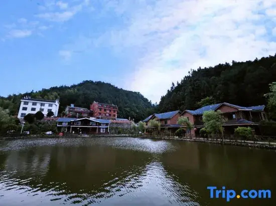 Yueqixi·Small Village Homestay (Tiantangzhai Scenic)