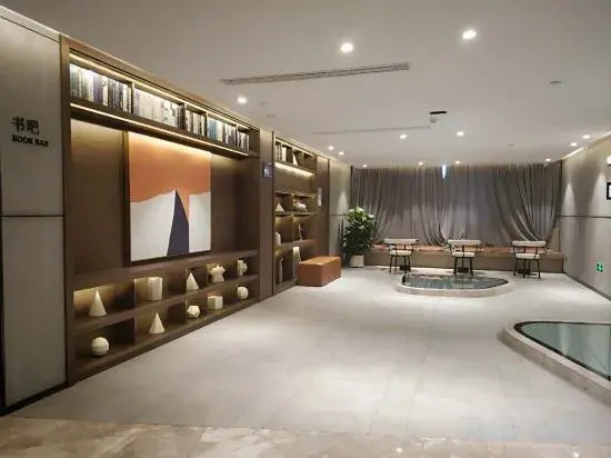 Yilongxuan Hotel (Guangzhou Baiyun Airport Renhe Subway Station)