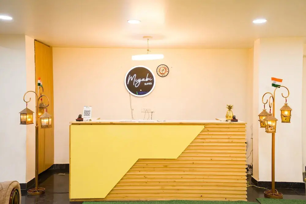 Alaya Stays Miyabi Executive Suite, Elegant 1-BHK Suite With Common Pool, Gym & Restaurant