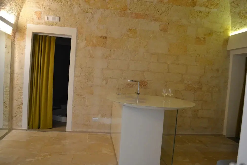 Corte Cairoli B&B and Suites