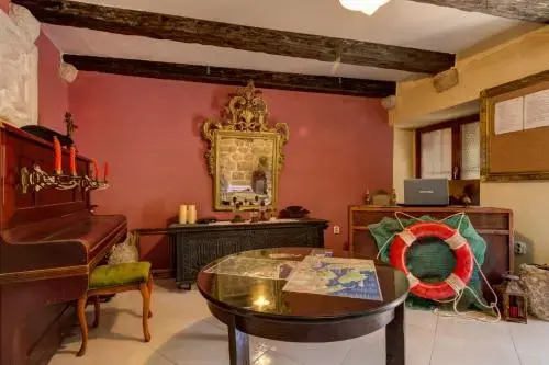Stranger Tides Hostel