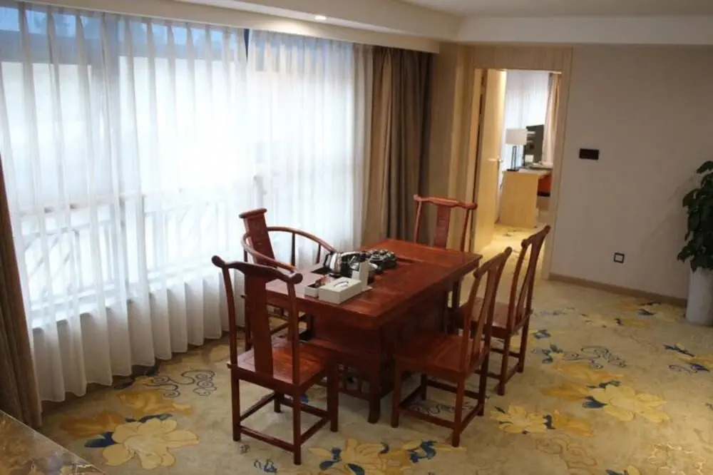 Shuangfa Hotel (Chengdu East Station)