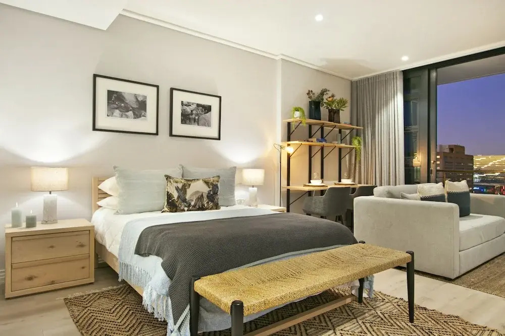 16 On Bree - Unit 2810