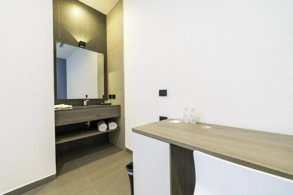 TH HOTEL & VIVIENDA