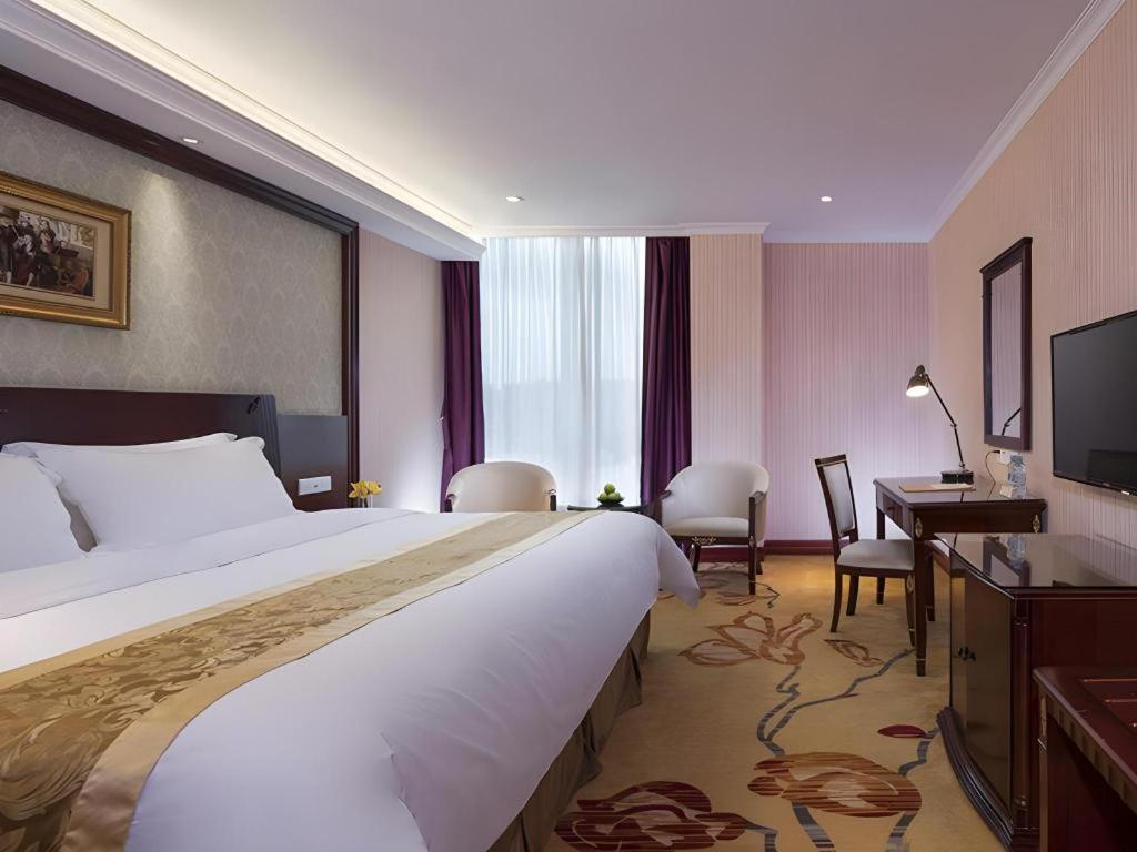 Viennahotel Dongguan Fenggang Yongsheng Street