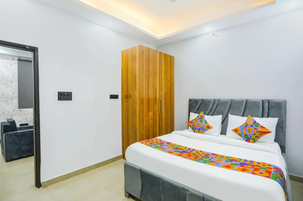 FabHotel Rasa Arcade