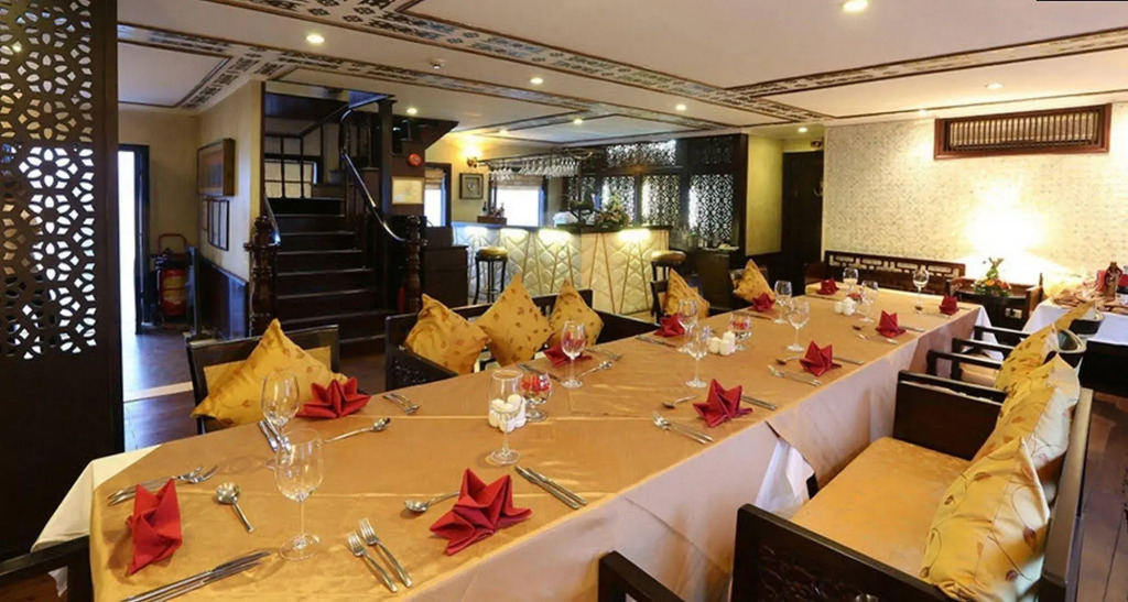 Heritage Line Violet Cruise - Halong Bay & Lan Ha Bay