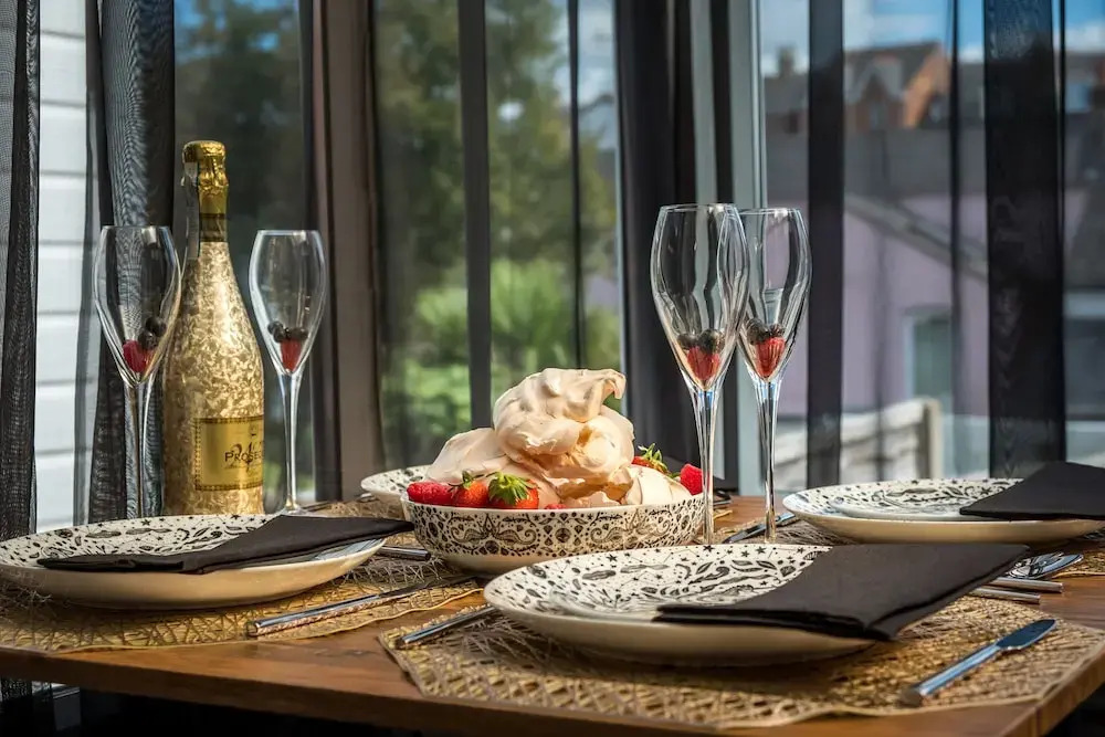 The Nautilus Cowes IOW Sleeps 4 & Private Garden