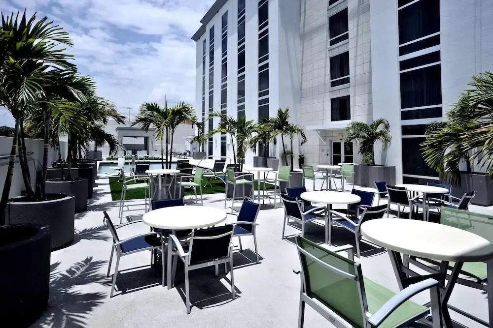 Hotel Morrison FLL Airport